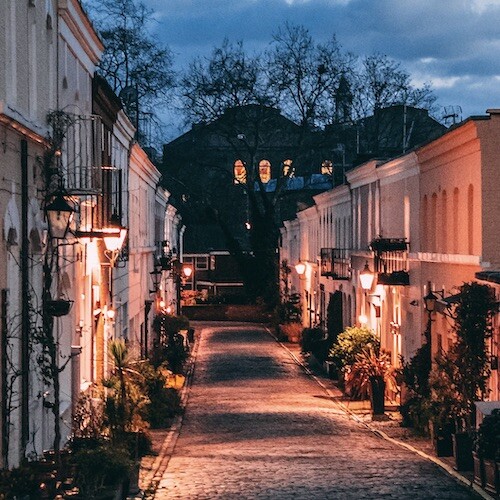 London's ultra-luxury property in Hampstead with garden and cobblestone streets